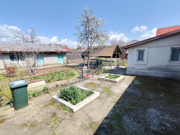 Vand curte Giurgiu , strada Topora?i zona 1 - 3