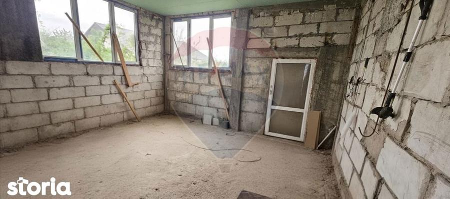 Casa si teren de vanzare in Crevedia - 7
