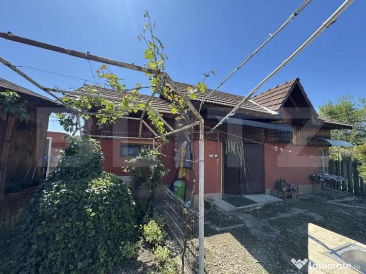 Casa plan parter cu 4 camere, 160 mp si 13000 mp teren, zona - 4