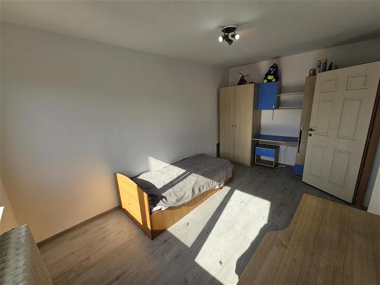 Resita, 2 Cam. Mobilat+Utilat, Micro 3 - 15