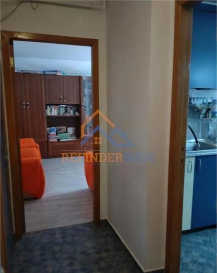 Apartament de vanzare 3 camere zona Bulevardul Constatin Brancoveanu - 2