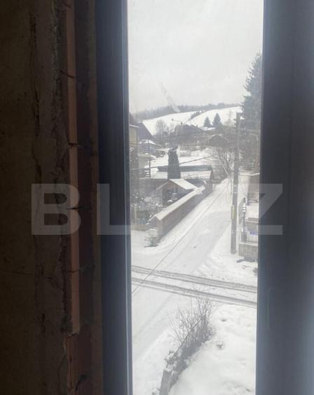 Pensiune la ro?u de vanzare, 18 camere, 726 mp, zona Vatra - 5