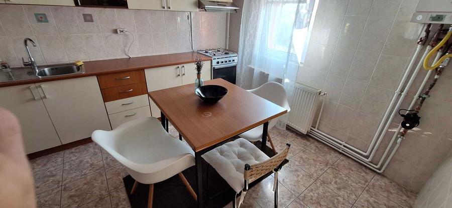 Proprietar, inchiriez apartament 3 camere,str. Linistei-Calea Aradului - 7