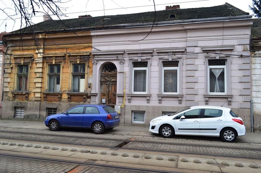 Cladire istorica intre P-ta Balcescu si P-ta Maria - 1