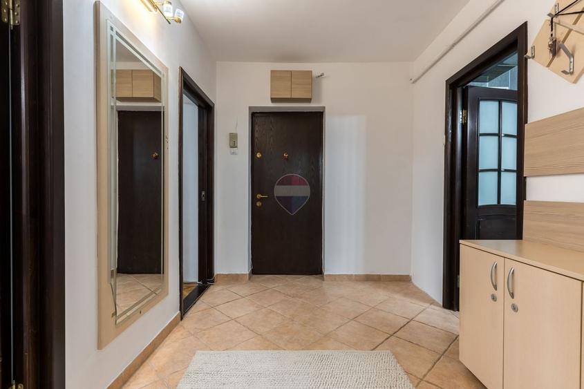 Apartament cu 3 camere decomandat, mobilat în Ultracentral