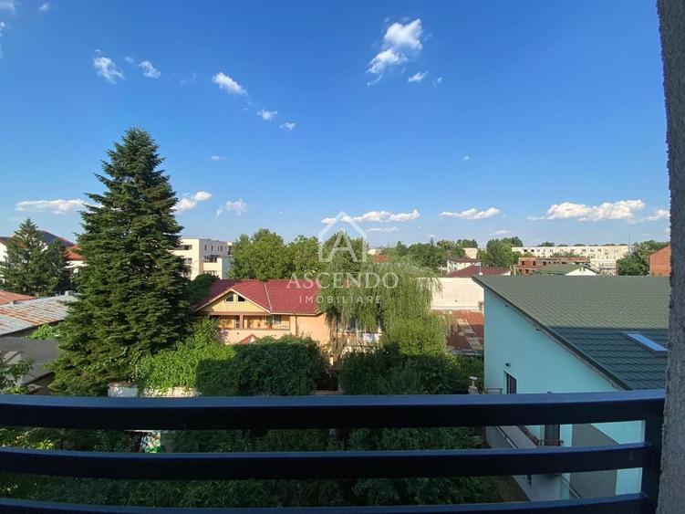 Apartament cu 3 camere decomandat în Giurgiului