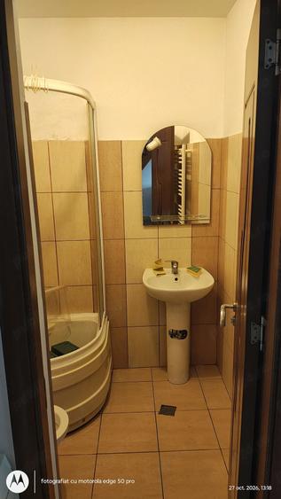 Apartament cu 3 camere decomandat în Exterior Vest