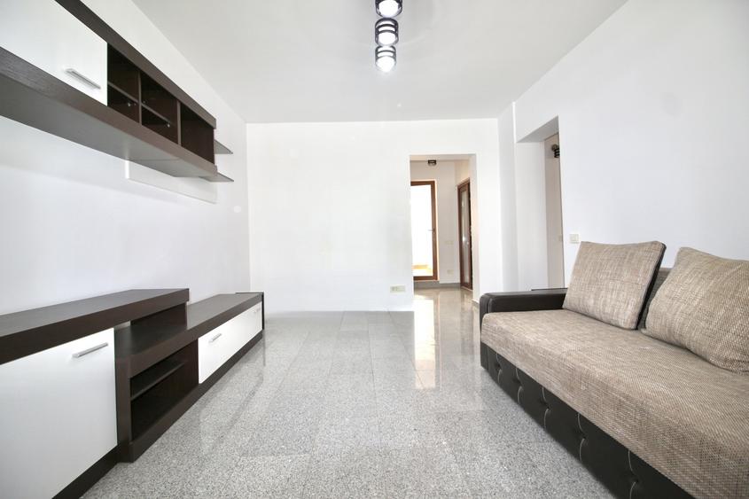 Apartament cu 2 camere semidecomandat, mobilat în Ultracentral