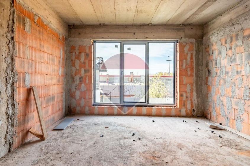 Casă individuală cu 5 camere cu Teren 264 Mp în Vest