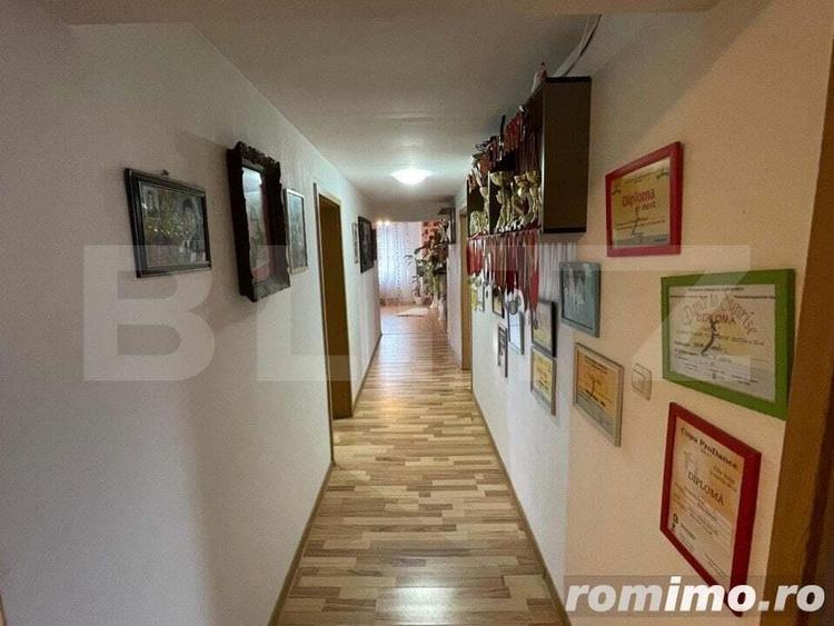 Casă cu 8 camere cu Teren 260 Mp în Central