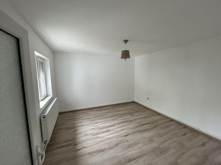 Casă cu 3 camere în Năvodari