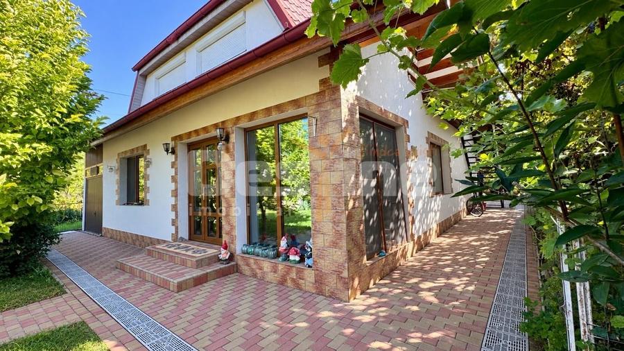 Casă individuală cu 5 camere cu Canalizare în Muntenii de Jos
