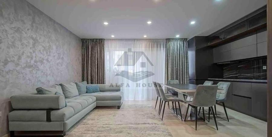Apartament cu 4 camere decomandat în Tractorul