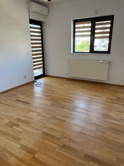 Casă cu 4 camere cu Canalizare în Sud-Est
