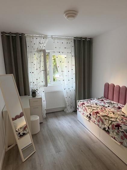 Apartament cu 4 camere semidecomandat în Ștefan cel Mare
