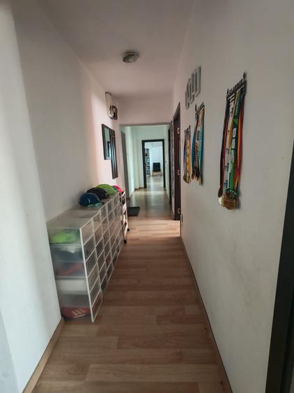 Apartament cu 3 camere decomandat în Universitate