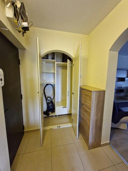 Apartament cu 2 camere decomandat în Calea București
