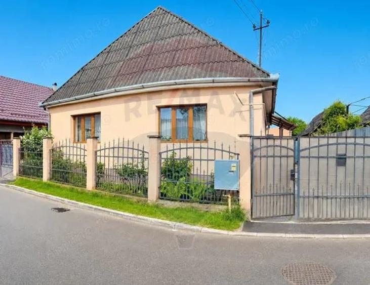 Casă cu 2 camere cu Teren 557 Mp în Central