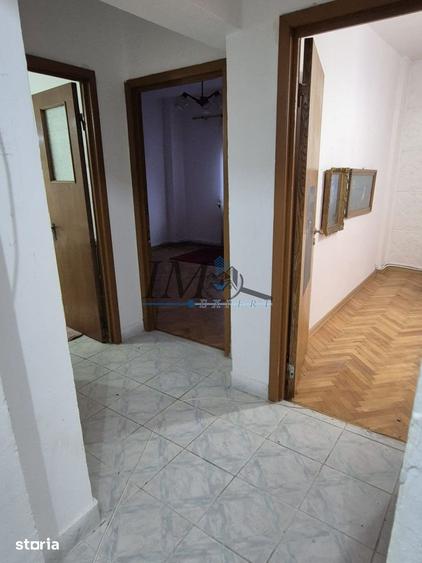 Apartament cu 4 camere decomandat în Central