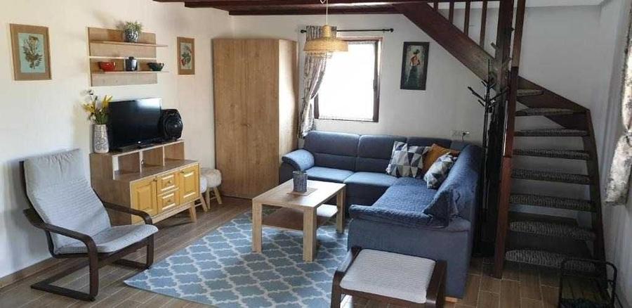 Casă cu 4 camere cu Teren 240 Mp în Central