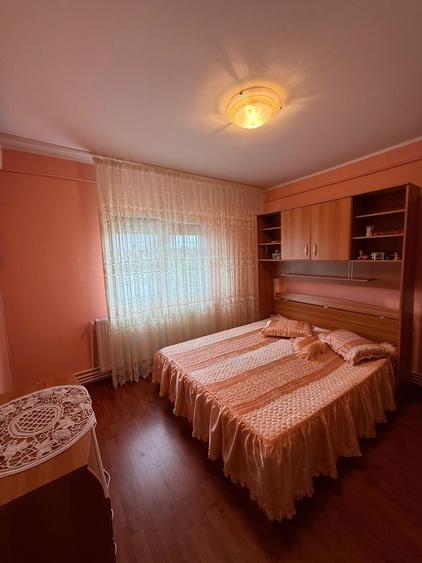 Apartament cu 3 camere decomandat, mobilat în I. C. Frimu