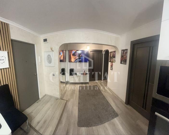 Apartament cu 3 camere decomandat, mobilat în Bulgaria