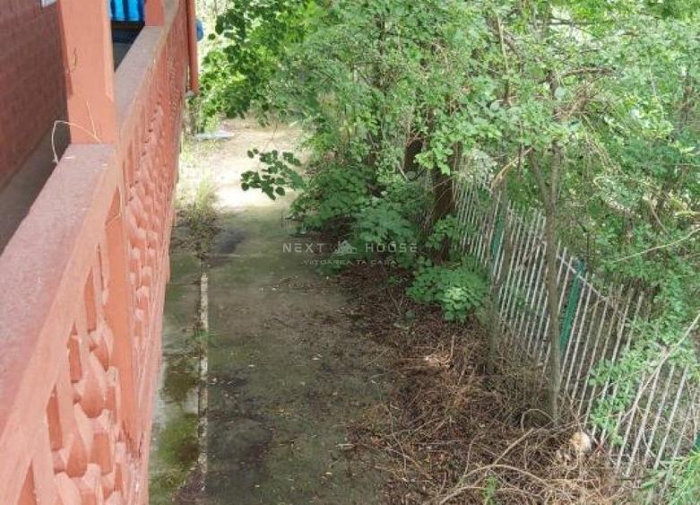 Casă individuală cu 3 camere decomandat cu Canalizare în Izvorani