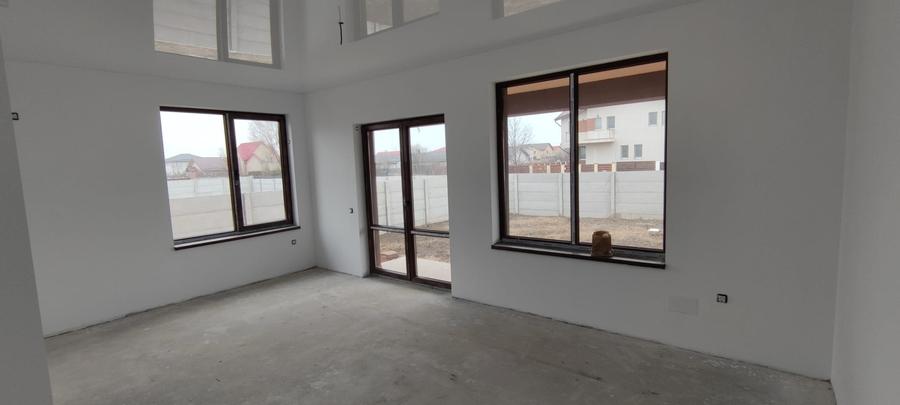 Duplex cu 4 camere cu Teren 300 Mp în Domnești