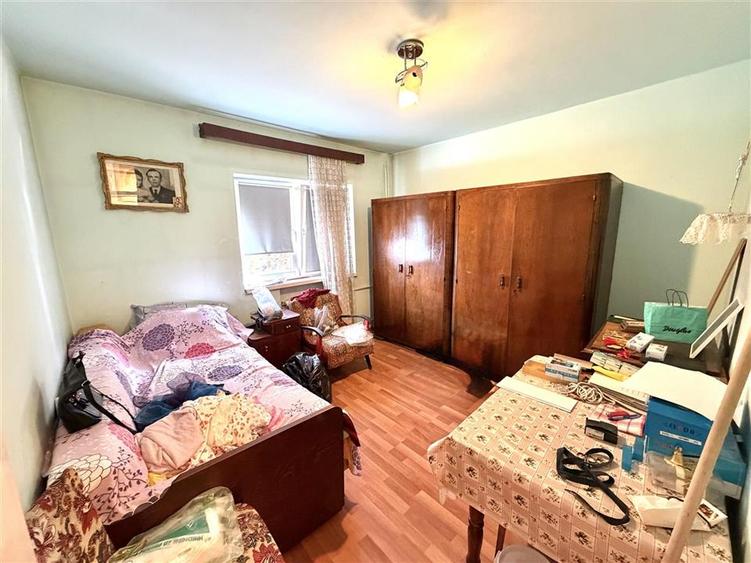 Apartament cu 3 camere decomandat în Rogerius
