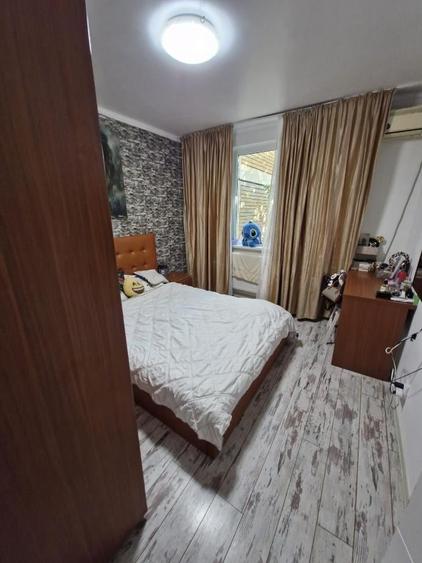 Apartament cu 4 camere semidecomandat în Berceni