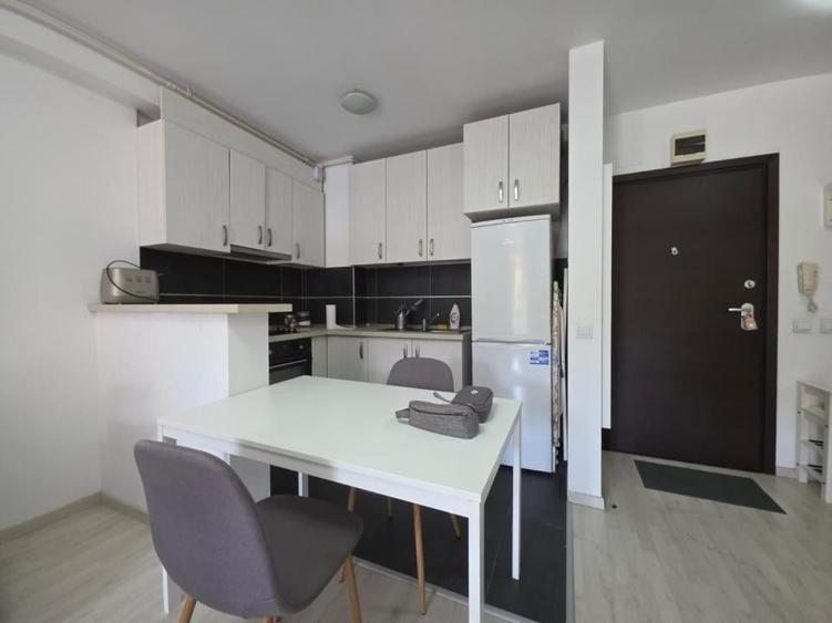 Apartament cu 2 camere în Parcul Carol