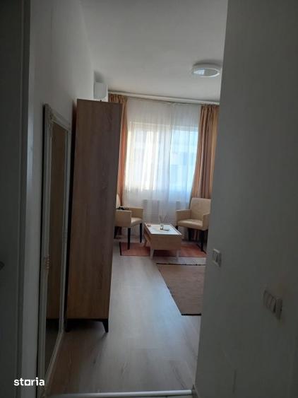 Garsonieră decomandată în Roșu