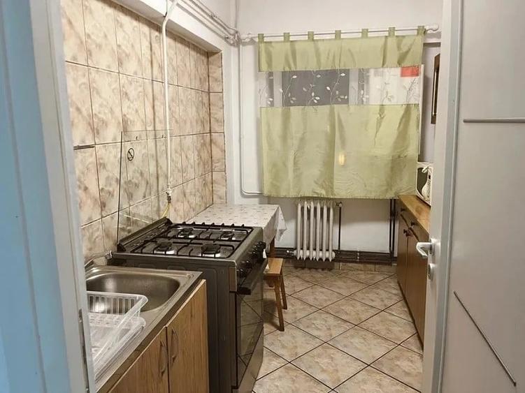 Apartament cu 2 camere decomandat în Hala Centrală