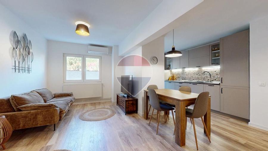Apartament cu 3 camere decomandat, mobilat în Răcădău