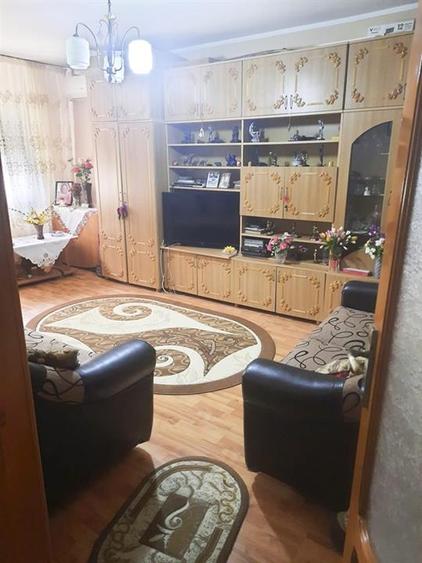 Apartament cu 2 camere decomandat în Radu Negru