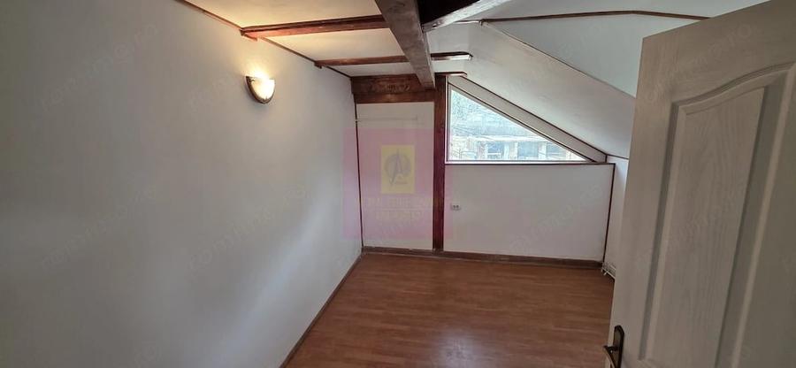Vila de vanzare cu 5 camere in Busteni - 16