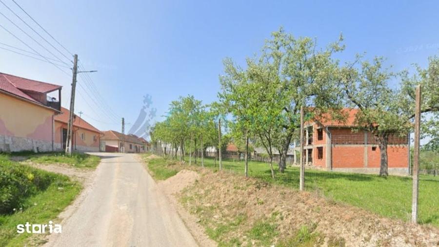 Casă cu 5 camere cu Teren 4564 Mp în Curățele