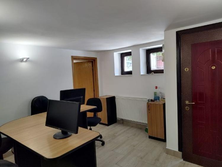Bd. Unirii – Tribunal  Spatiu Birouri – Avocatura / Notariat 30 mp.   - 1