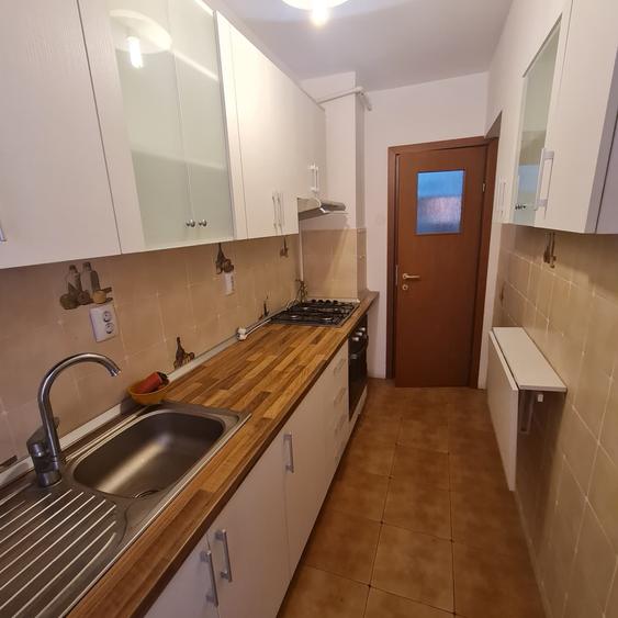 Vand apartament 2 camere central, et 3/4, spatios, mobilat, utilat. - 2