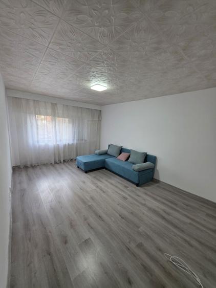 VAND sau INCHIRIEZ Apartament cu 2 Camere Decomandat Zona Ultra Centrala Langa Peco Mol - 9