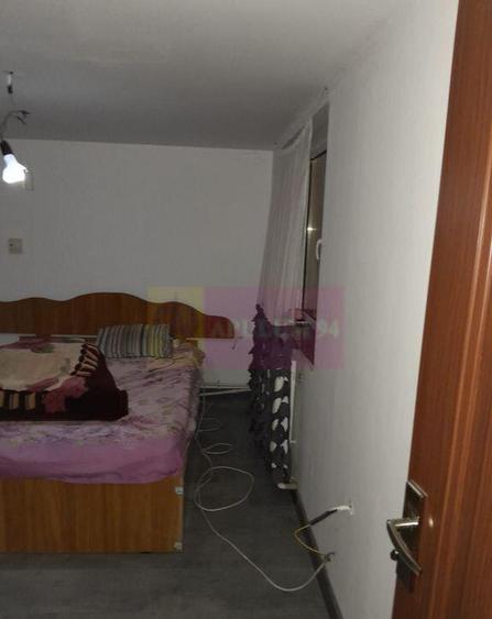 Branesti / IF - casa batraneasca din caramida cu teren de... - 2