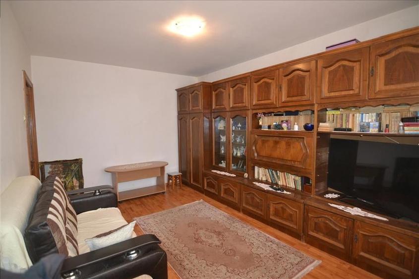 Exclusiv!Apartament 3 camere decomandat Astra- Berzei - 2