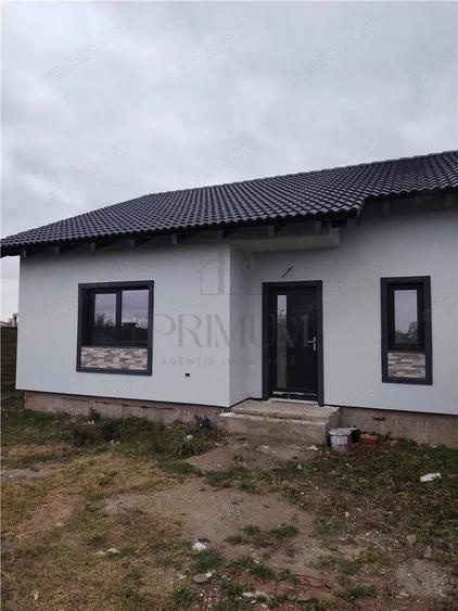 Duplex pe parter - Zona lini #537;tit #259; - Pod mansardabil - 2