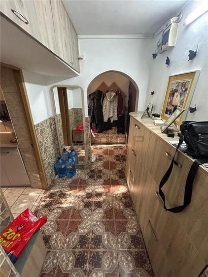 Etaj 2 - Mircea cel Batran, 3 camere mobilat cu geam la baie - 3