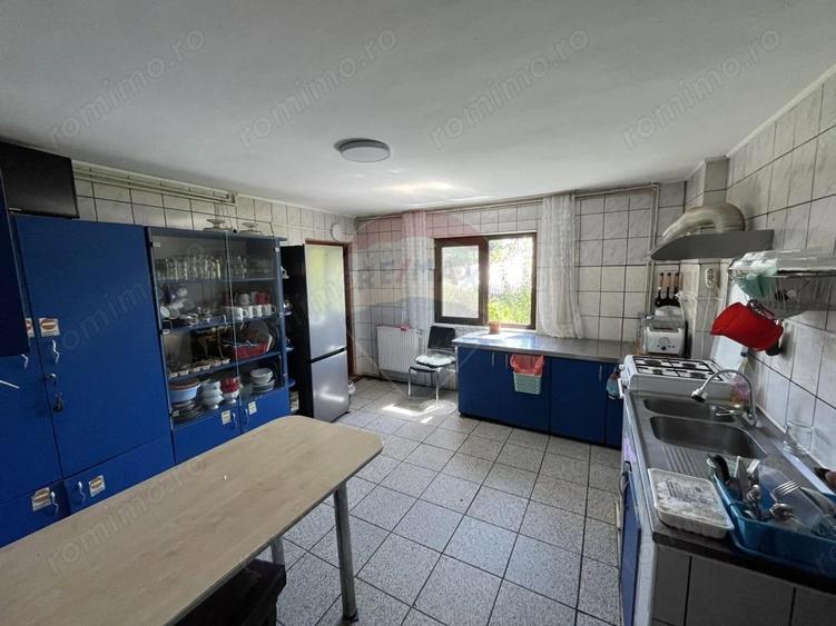 Pensiune de vanzare in varf de munte la Ciocanu - langa Sirnea - 2