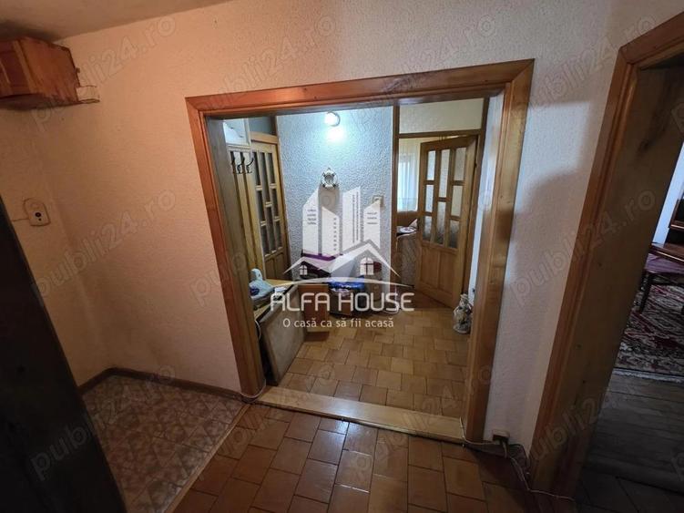 Apartament 3 camere cf.1 decomandat , zona Moroasa! - 4