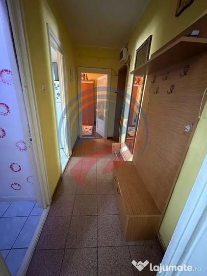 Apartament cu 4 camere semidecomandat în Calea Severinului