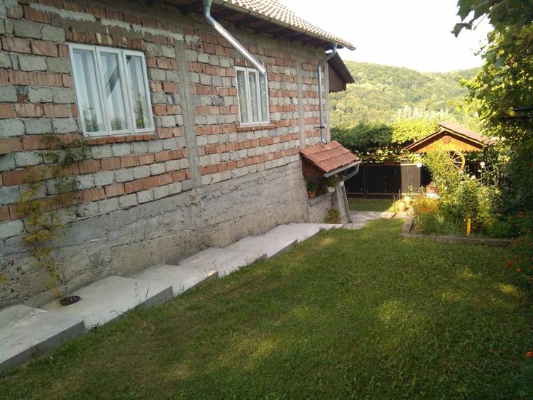 Casă de vânzare, Ocnița (Ocnele Mari, Vâlcea), zonă superbă - 12