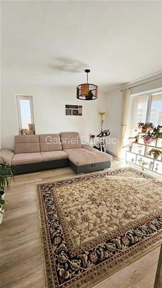 Apartament cu 3 camere decomandat, mobilat în Tractorul Apartament cu 3 camere decomandat, mobilat în Tractorul