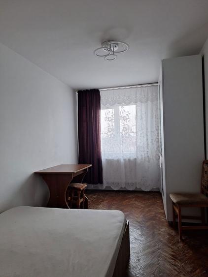 Inchiriez camera de apartament - 1